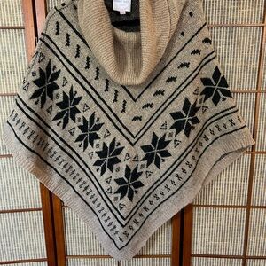 Romeo‎ & Juliet Couture Cowl Wool Blend Poncho Large
